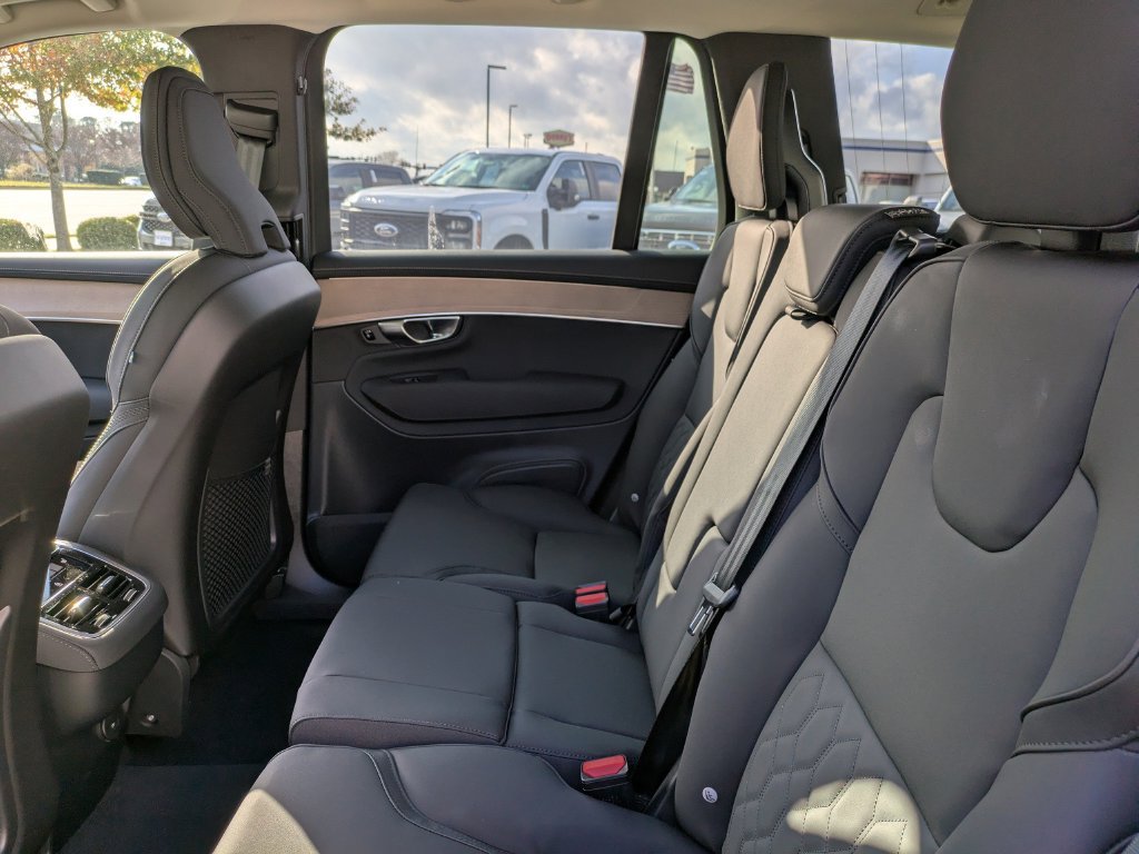 New 2026 Volvo XC90 B6 Plus w/ Protection Package Premier AWD/4WD image 13