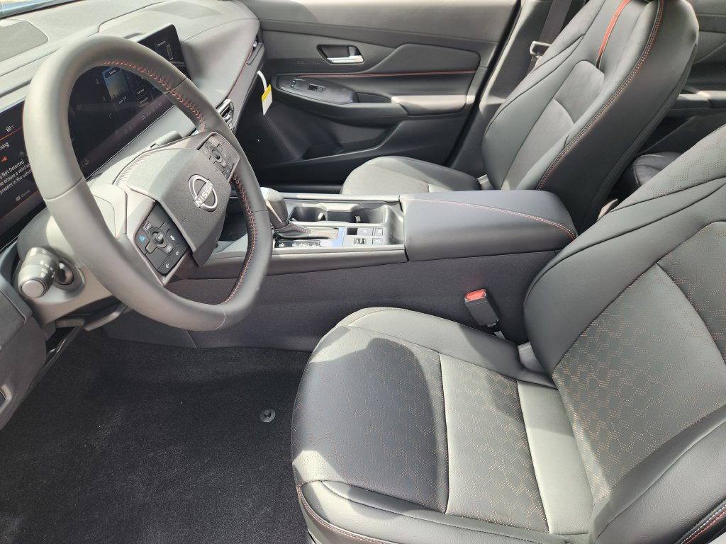 New 2026 Nissan Sentra SR w/ SR Premium Package FWD image 9