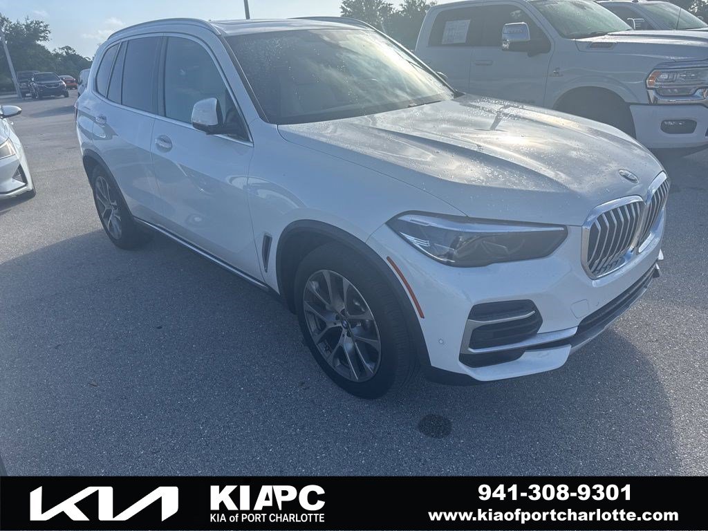 Used 2022 BMW X5 sDrive40i w/ Premium Package image 1