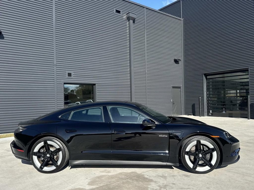 Certified 2025 Porsche Taycan image 10