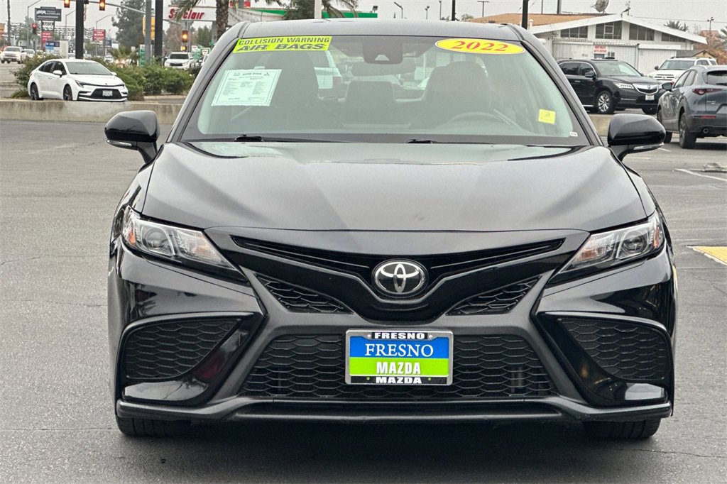 Used 2022 Toyota Camry SE image 11