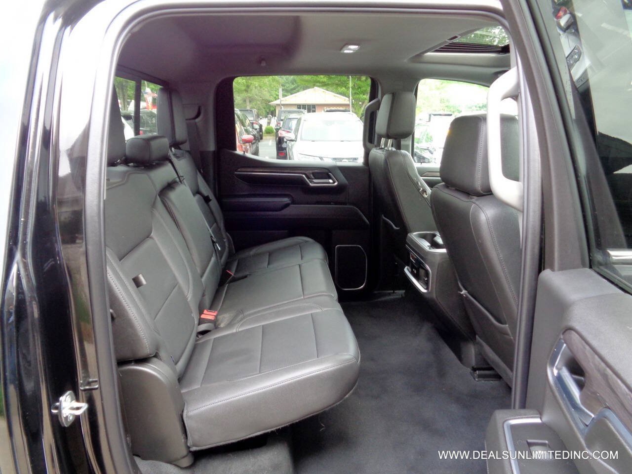Used 2024 Chevrolet Silverado 1500 LTZ w/ LTZ Premium Package AWD/4WD image 31