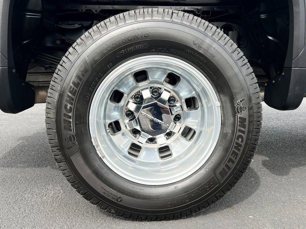 Used 2024 GMC Sierra 3500 Denali Ultimate image 19