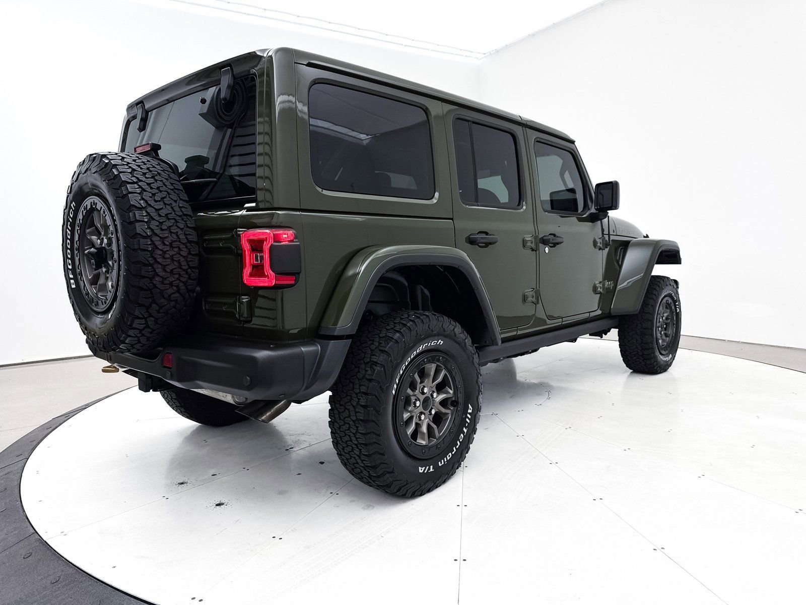 Used 2023 Jeep Wrangler Rubicon 392 w/ Dual Top Group image 32