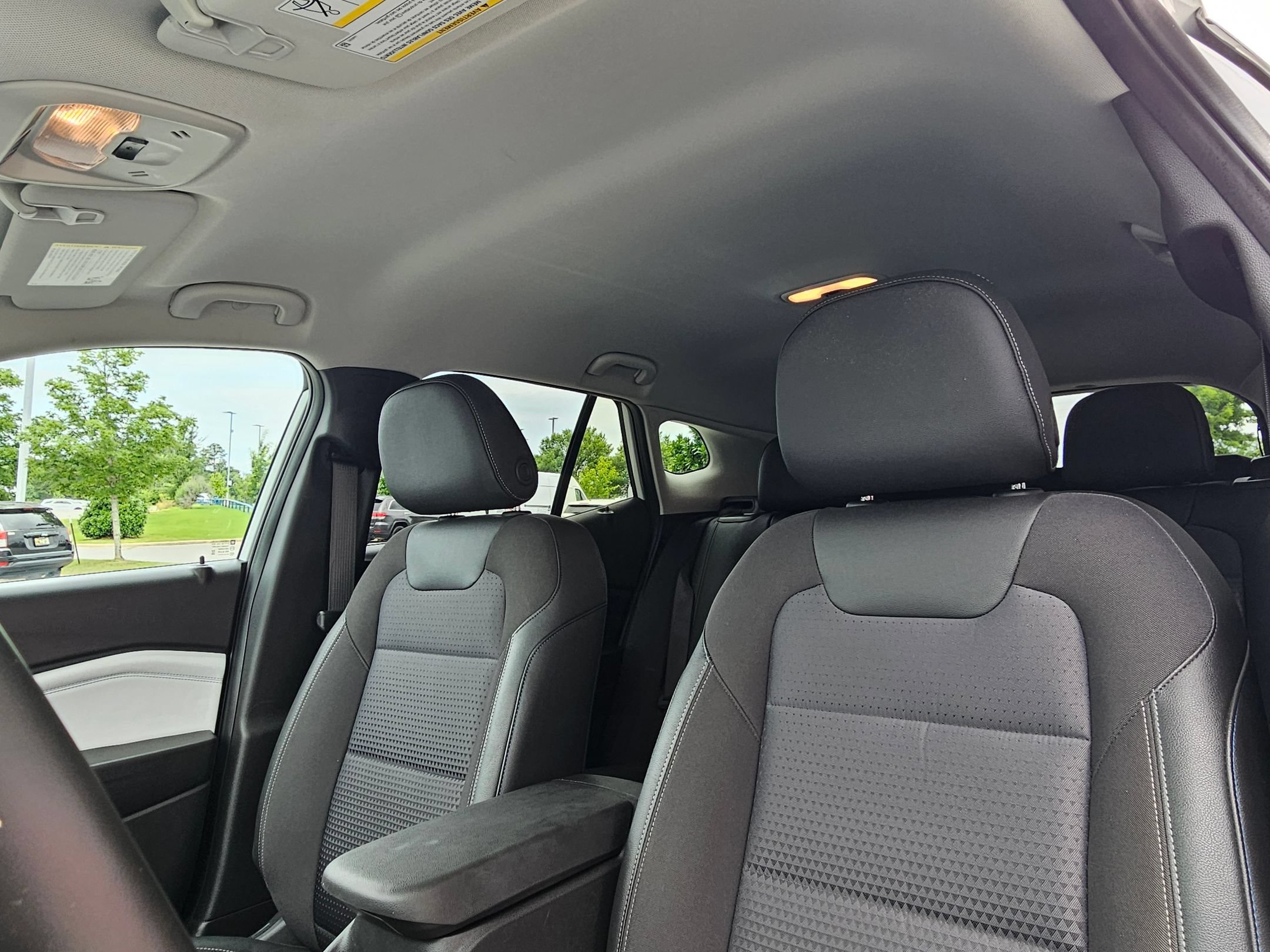 Used 2025 Chevrolet Trax LT w/ LT Convenience Package FWD image 21