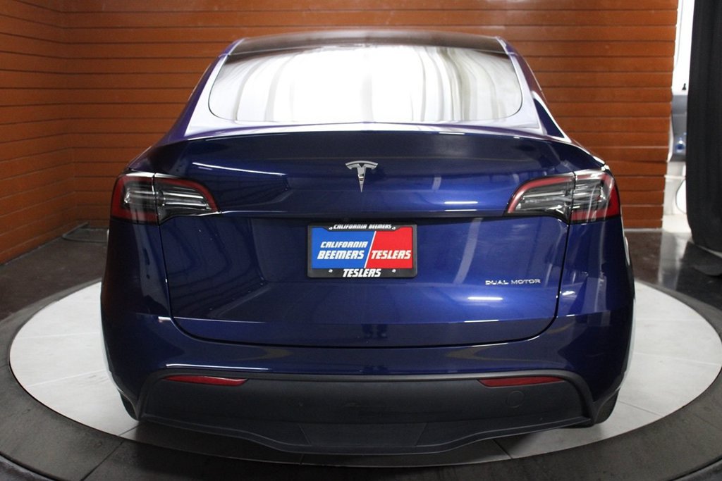 Used 2023 Tesla Model Y Long Range AWD/4WD image 2