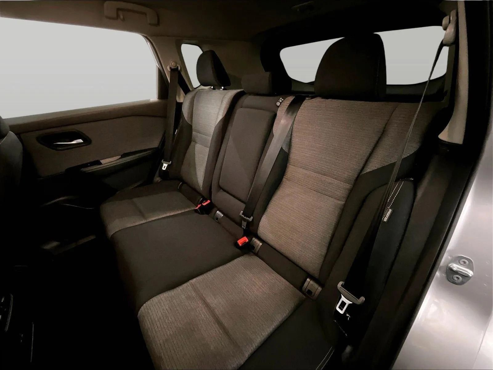 Used 2021 Nissan Rogue SV image 25