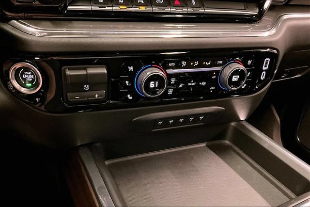 Used 2024 Chevrolet Silverado 3500 High Country w/ High Country Premium Package AWD/4WD image 32