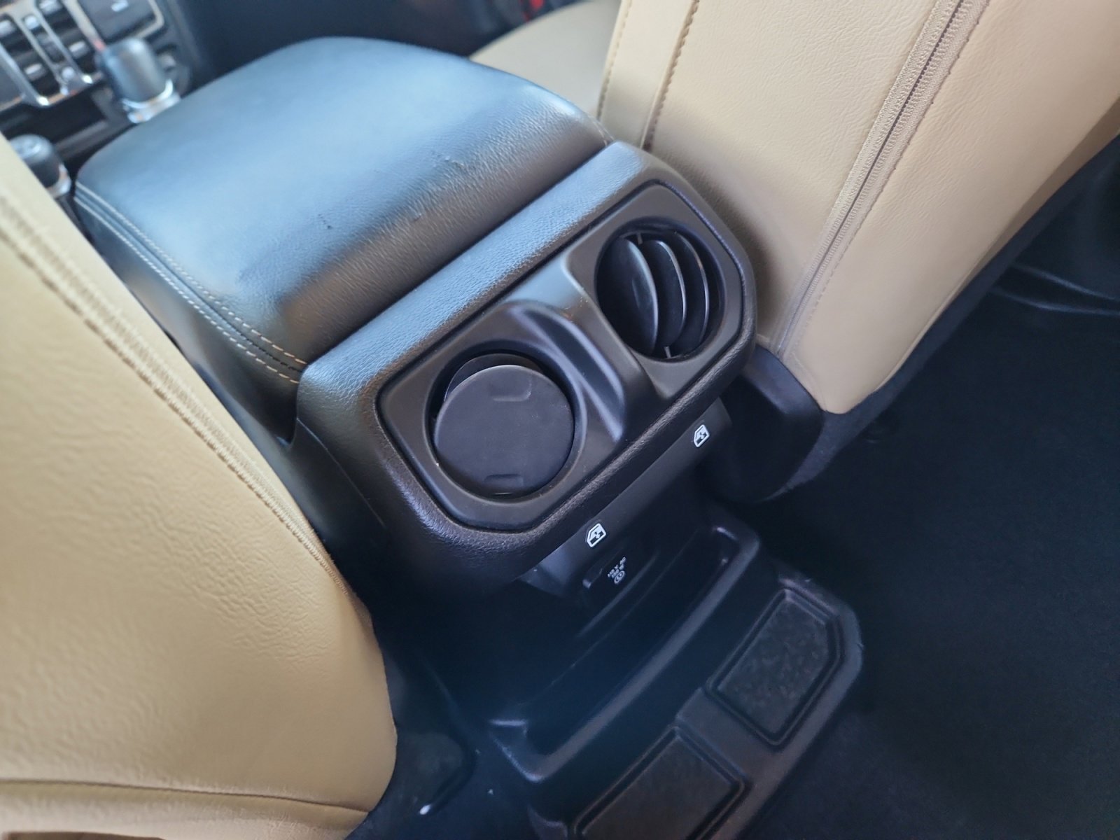 Used 2019 Jeep Wrangler Unlimited Sahara w/ Quick Order Package 24M Moab image 33