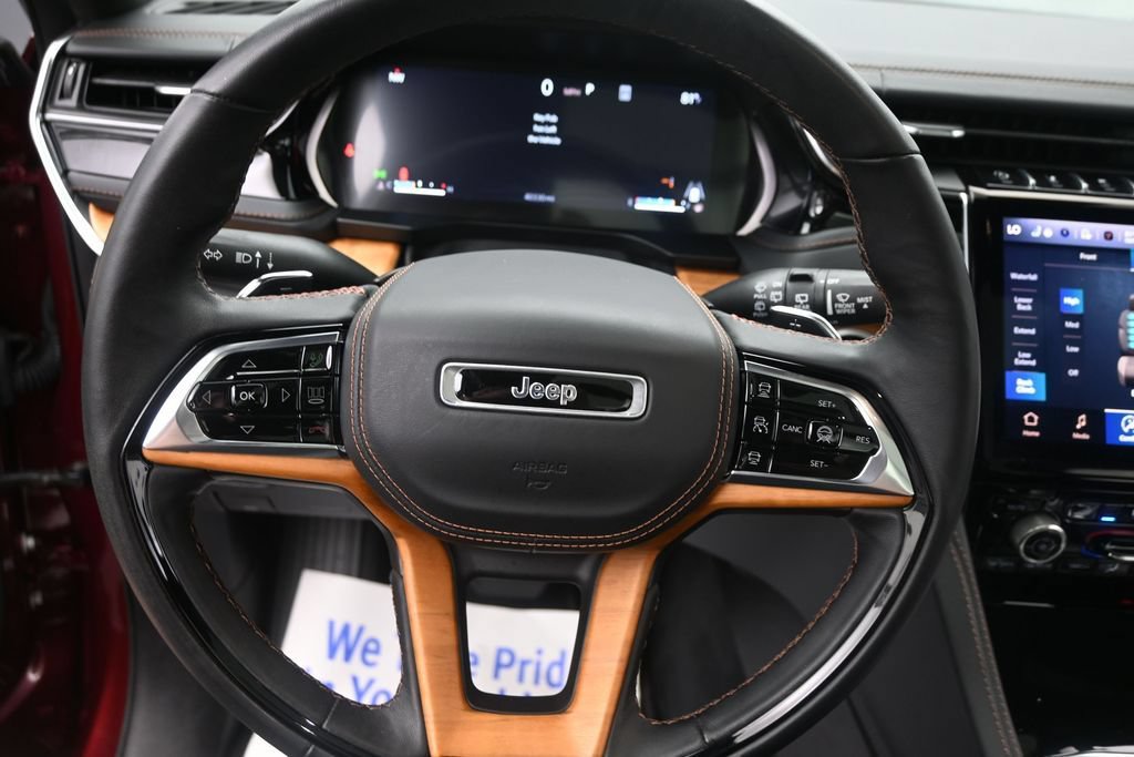 Used 2023 Jeep Grand Cherokee Summit AWD/4WD image 22