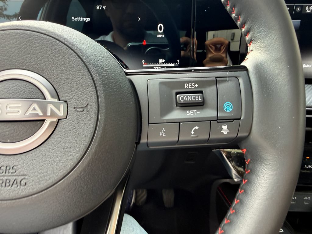 Used 2025 Nissan Kicks SR w/ SR Premium Package AWD/4WD image 24
