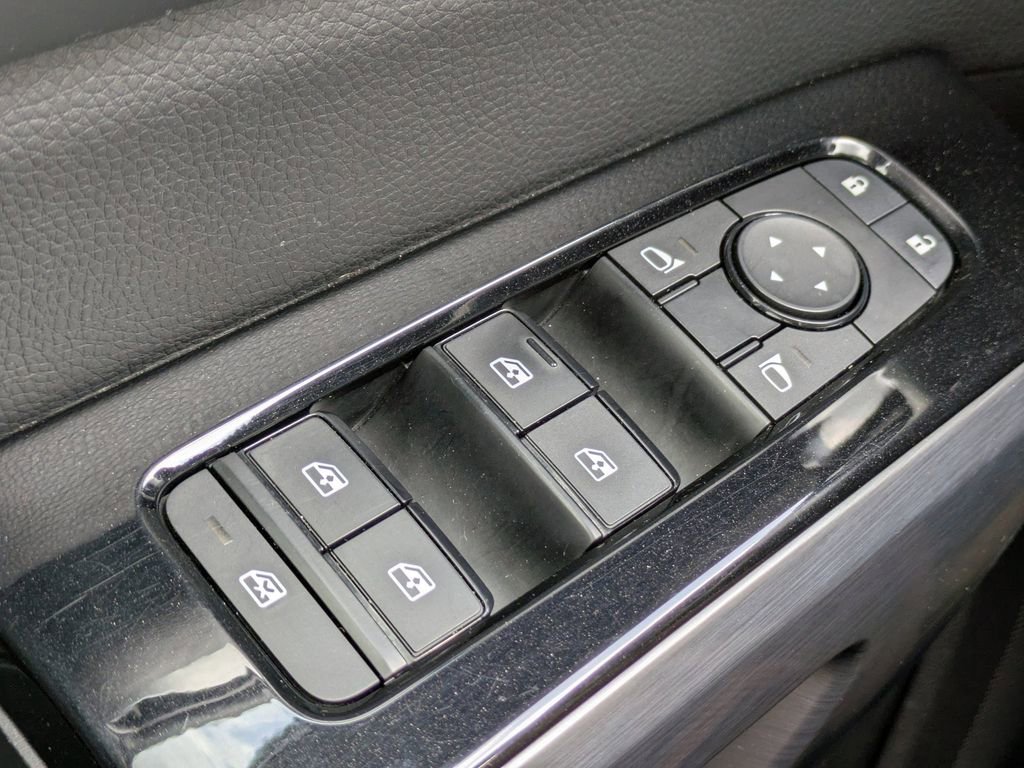 Used 2023 Nissan Pathfinder SL image 26