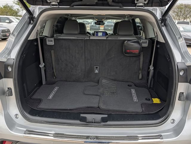 Used 2023 Toyota Highlander Limited image 31