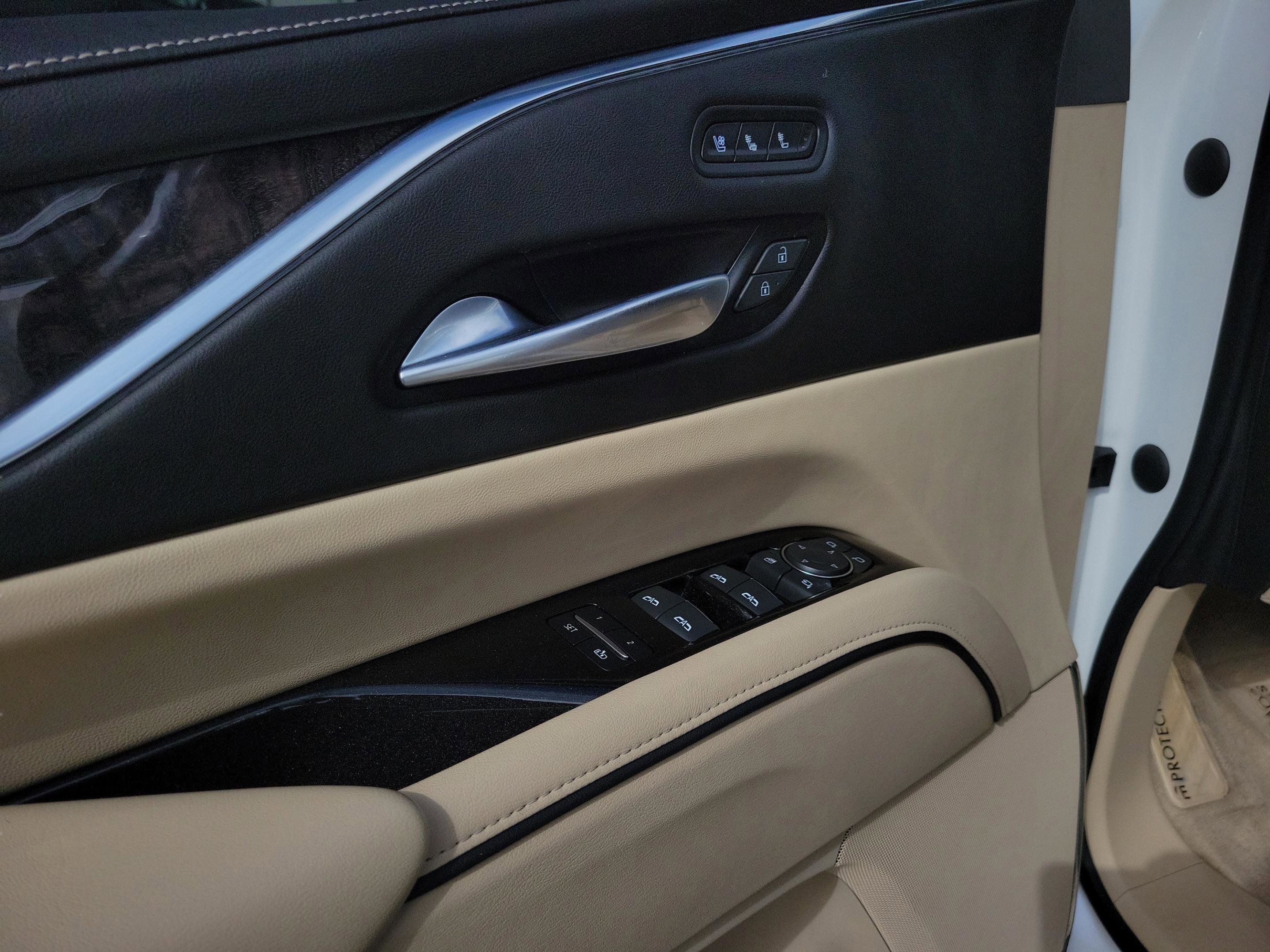 Used 2022 Cadillac Escalade Premium Luxury image 23