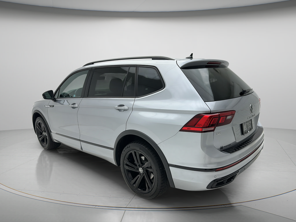Used 2023 Volkswagen Tiguan SE R-Line AWD/4WD image 7