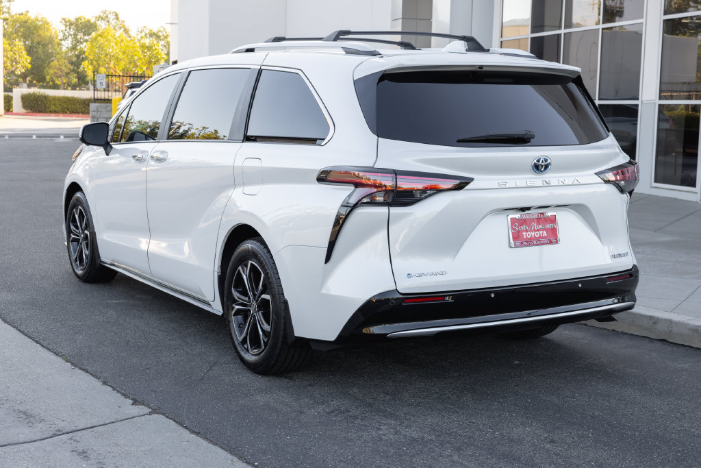 Certified 2025 Toyota Sienna Platinum AWD/4WD image 7