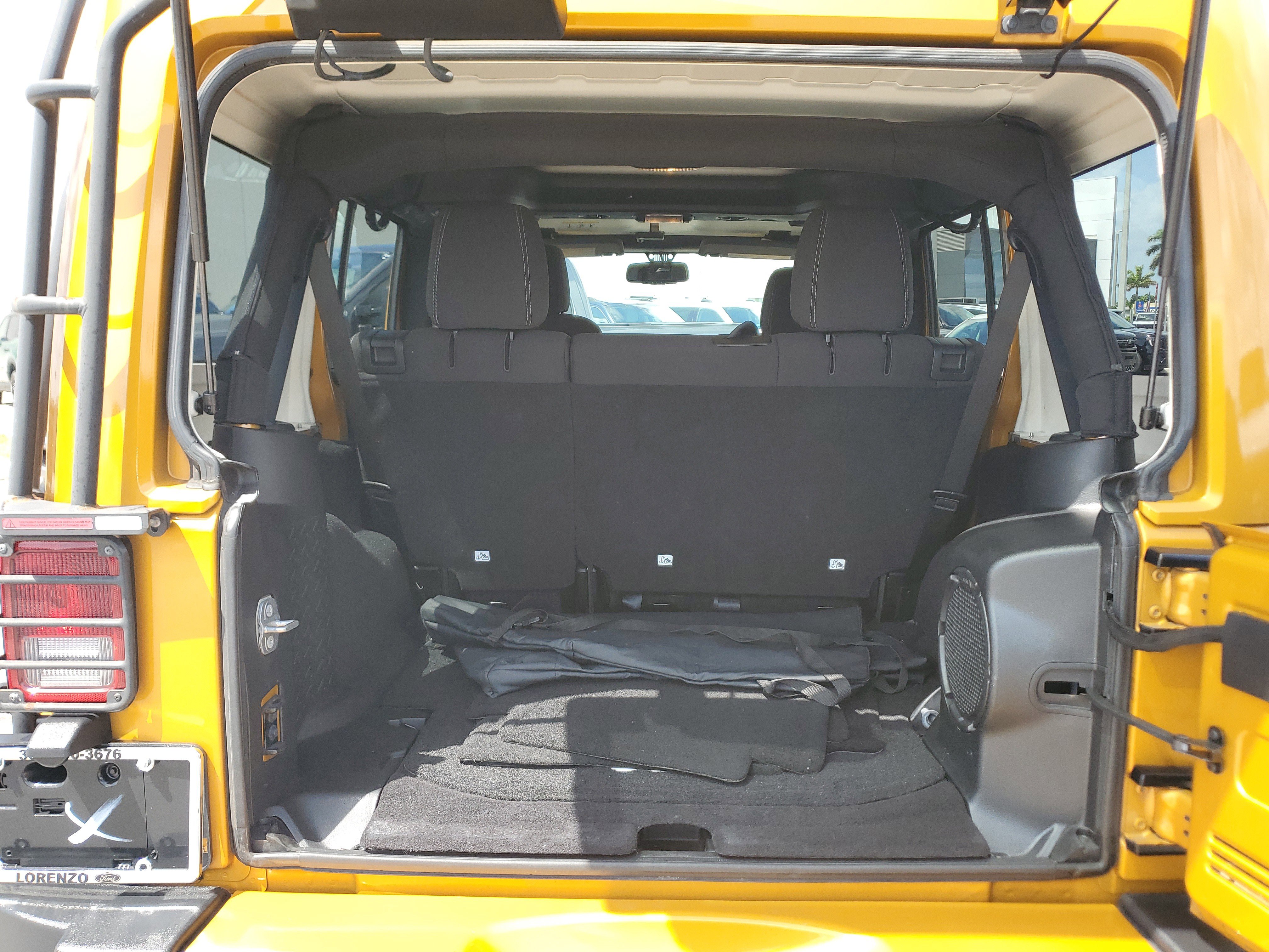 Used 2014 Jeep Wrangler Unlimited Sahara w/ Connectivity Group image 11