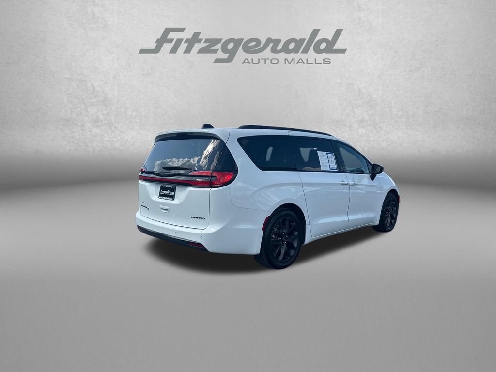 Used 2025 Chrysler Pacifica Limited FWD image 8