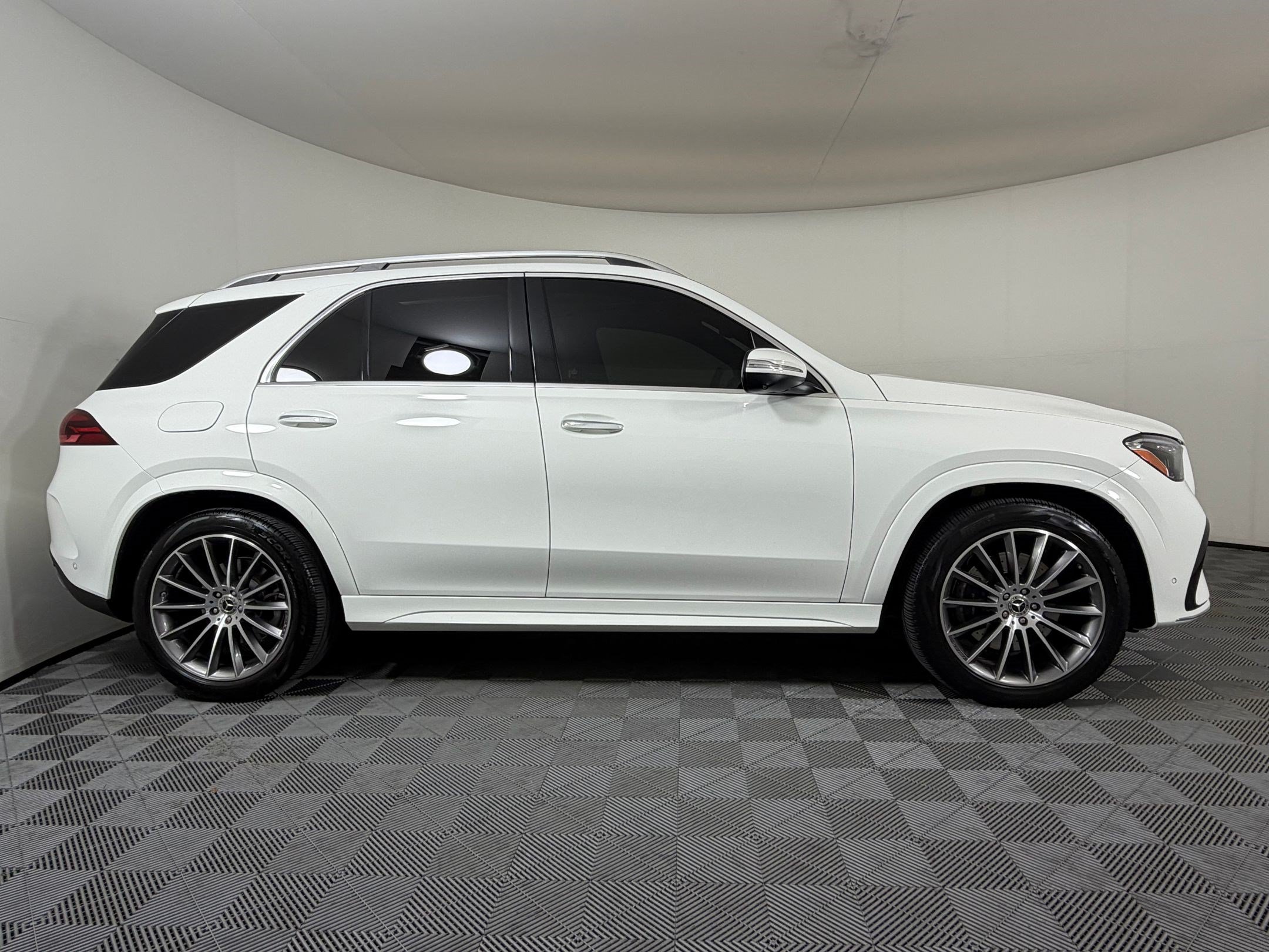 Used 2024 Mercedes-Benz GLE 580 4MATIC image 8