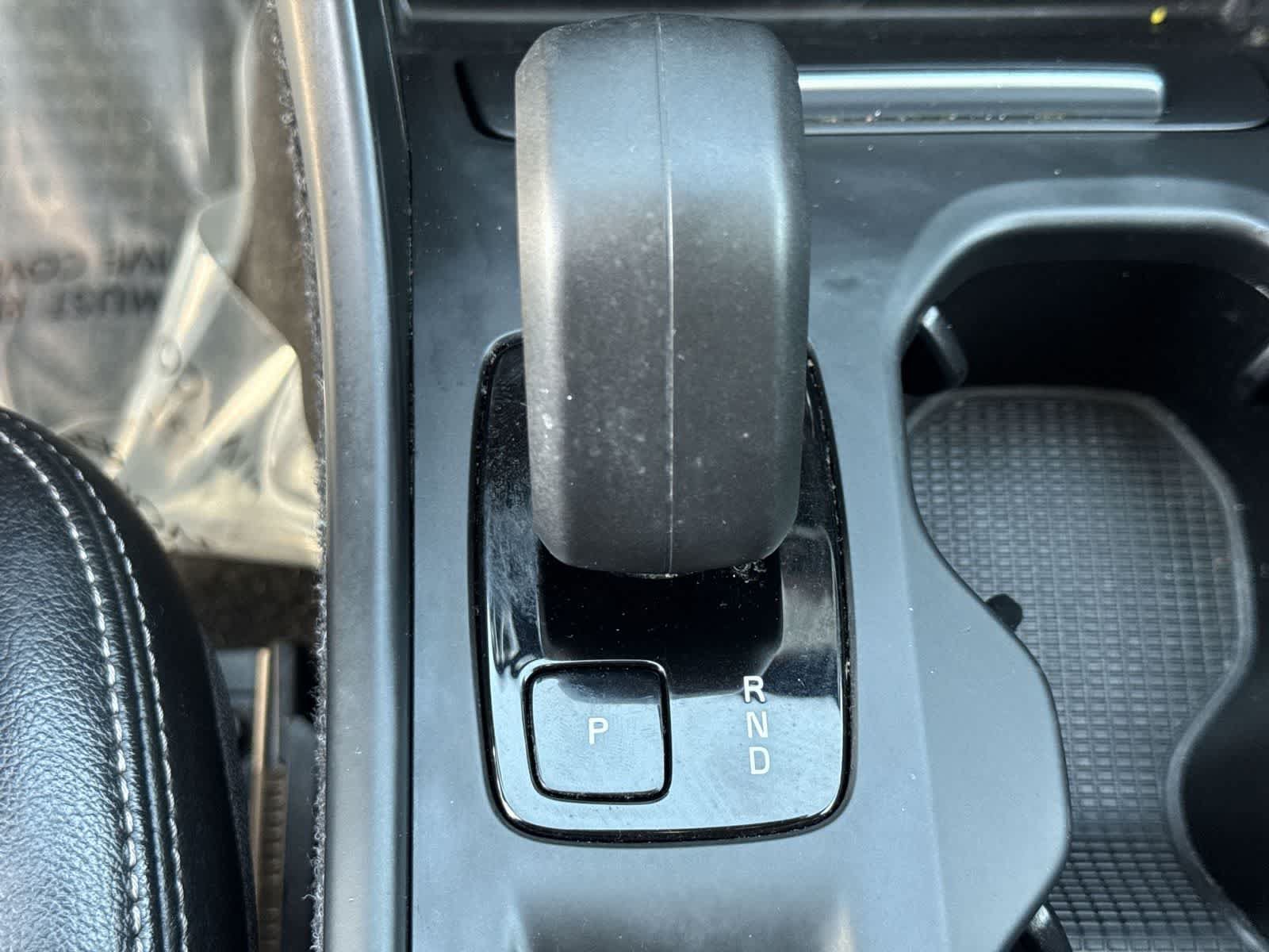 Used 2023 Volvo XC40 B4 Core w/ Convenience Package FWD image 39