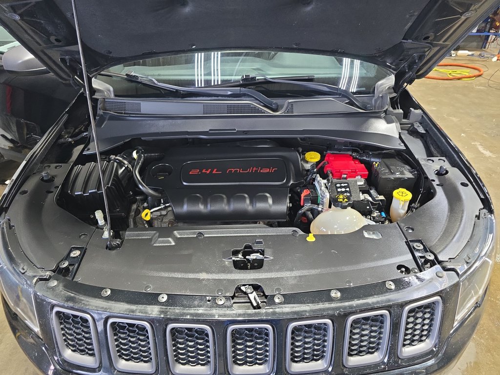 Used 2021 Jeep Compass Latitude w/ Sun and Sound Group AWD/4WD image 31