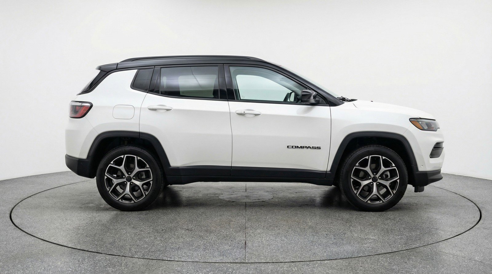 Used 2025 Jeep Compass Limited AWD/4WD image 11