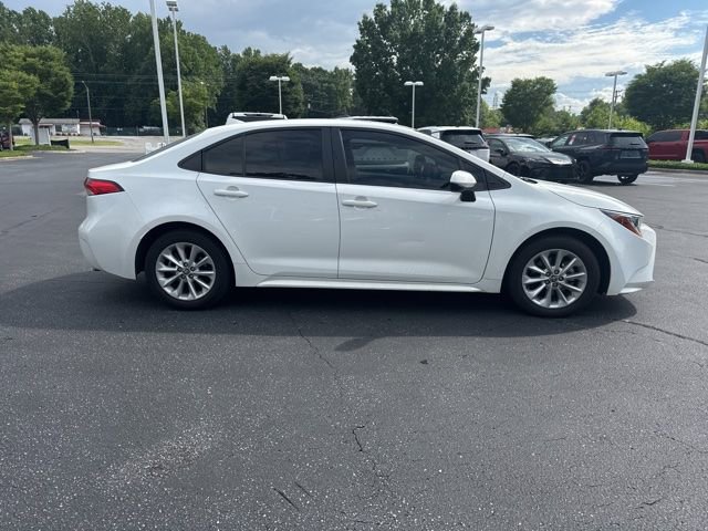 Used 2022 Toyota Corolla LE w/ LE Convenience Package FWD image 2