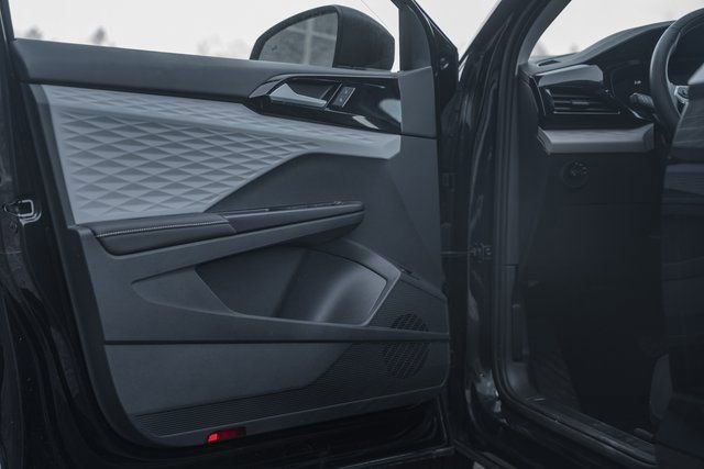 Used 2024 Volkswagen Taos S w/ MDO Package image 37