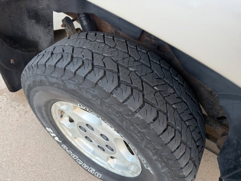 Used 2004 Chevrolet Avalanche LS image 12