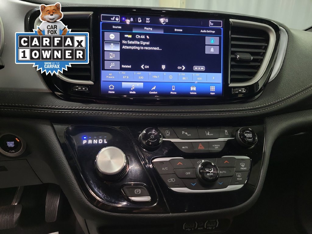 Used 2023 Chrysler Pacifica Touring FWD image 18