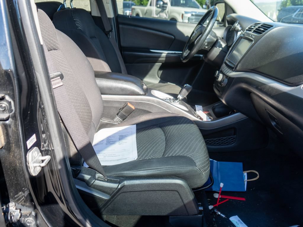 Used 2015 Dodge Journey SXT w/ Flexible Seating Group FWD image 10