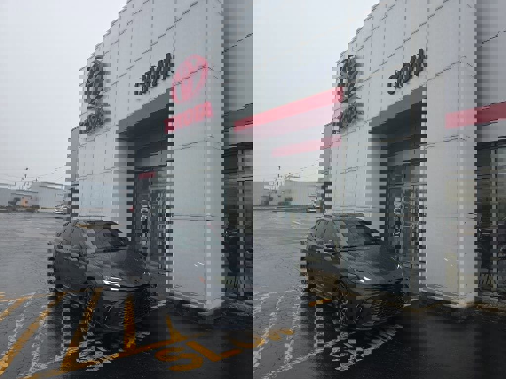 Used 2025 Toyota Camry XSE w/ Premium Plus Package