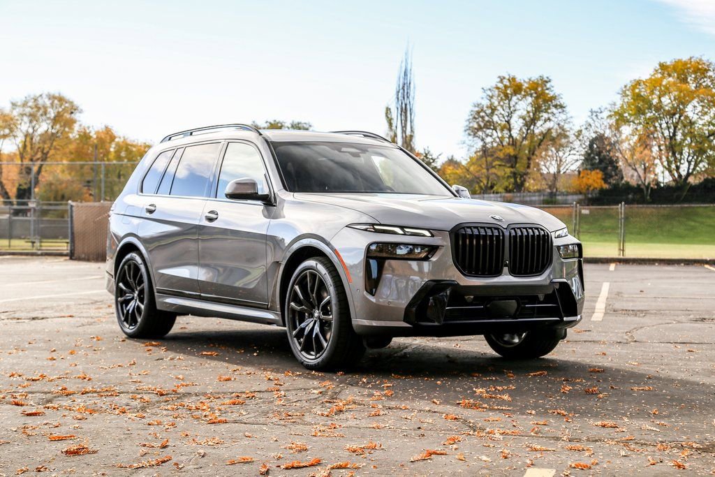 Used 2026 BMW X7 xDrive40i w/ Executive Package image 7