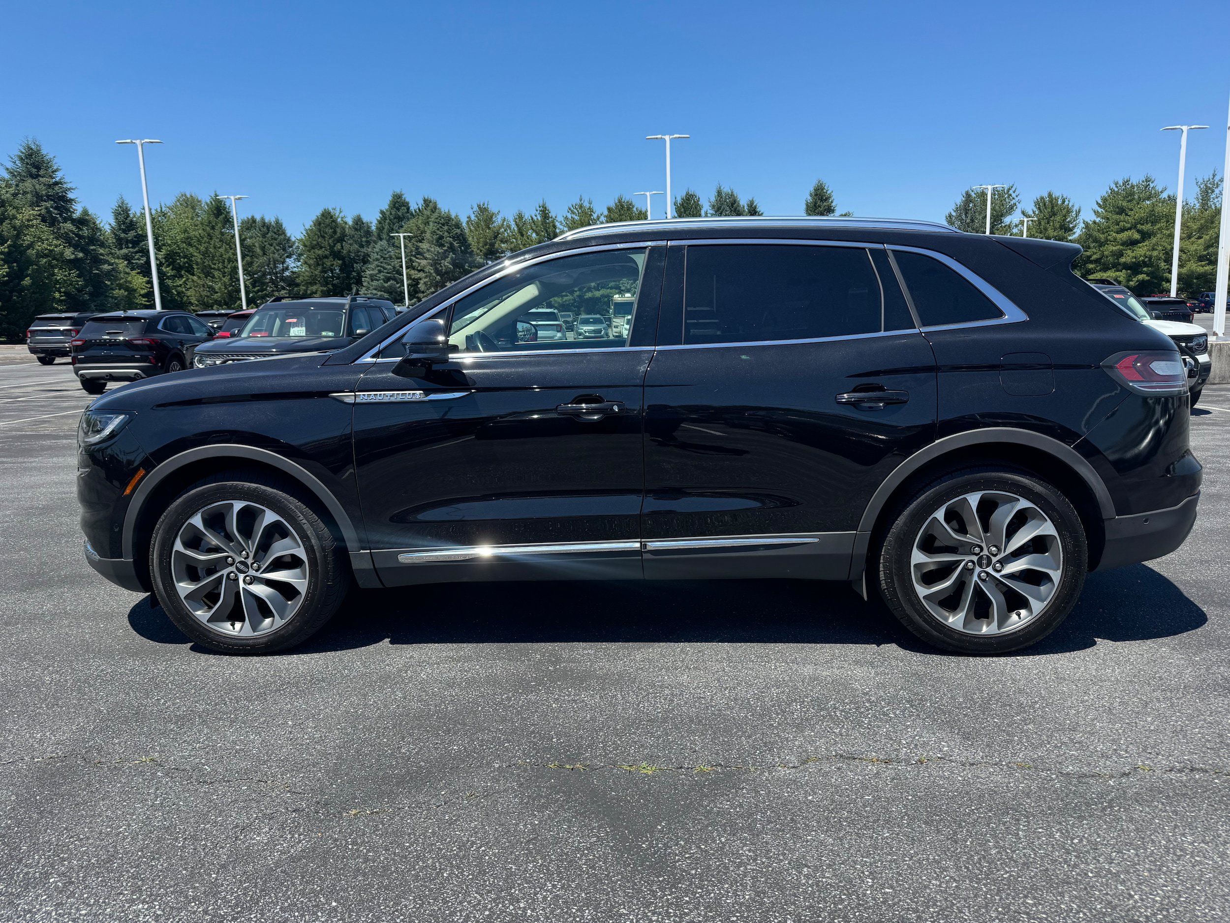 Used 2023 Lincoln Nautilus Reserve w/ Equipment Group 201A AWD/4WD video 2