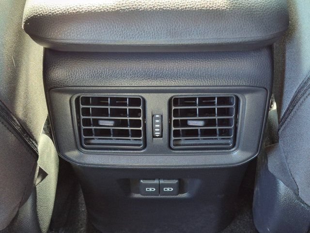 Used 2025 Toyota RAV4 XLE FWD image 16