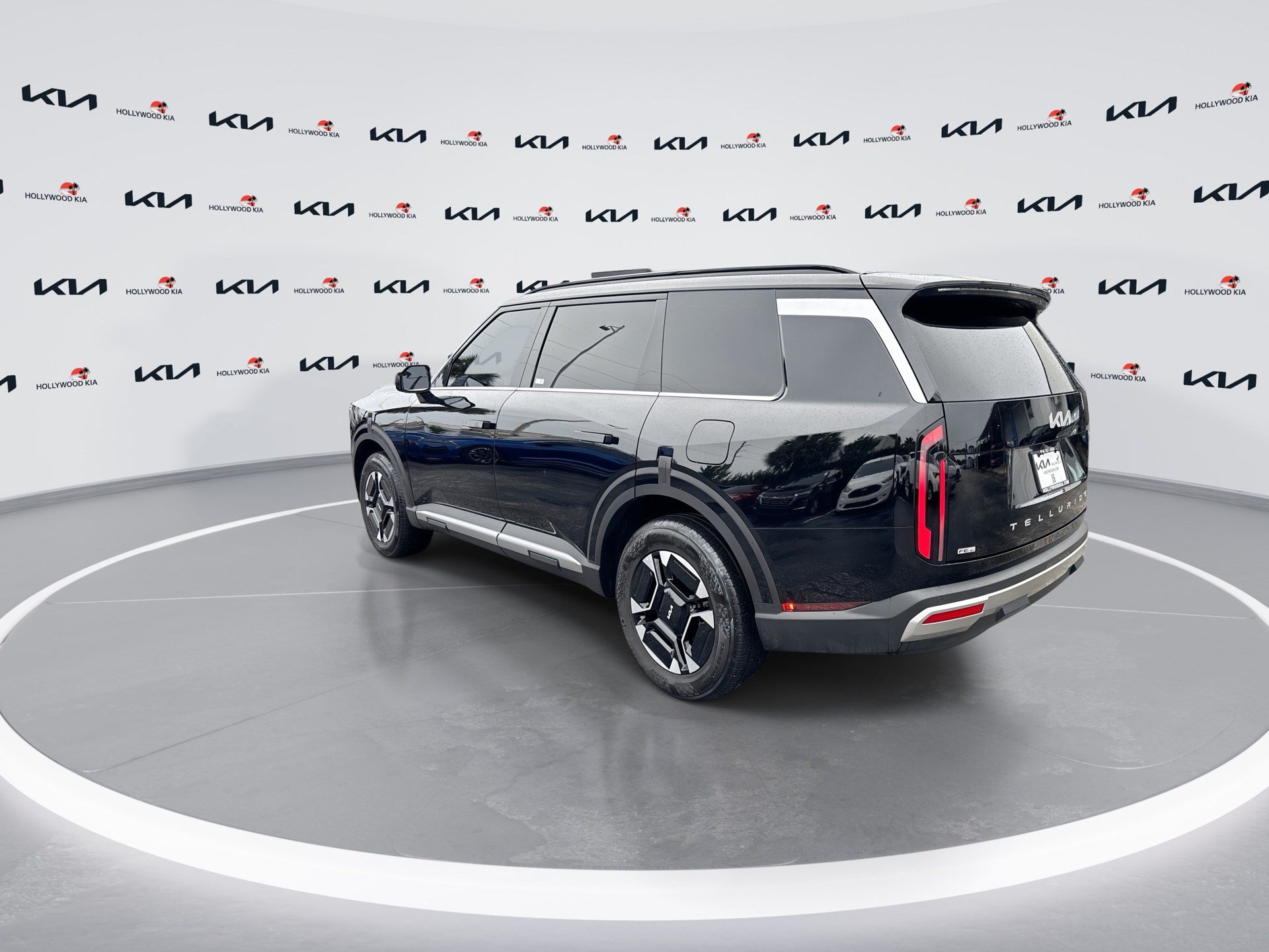 Used 2027 Kia Telluride EX w/ Towing Package FWD image 6