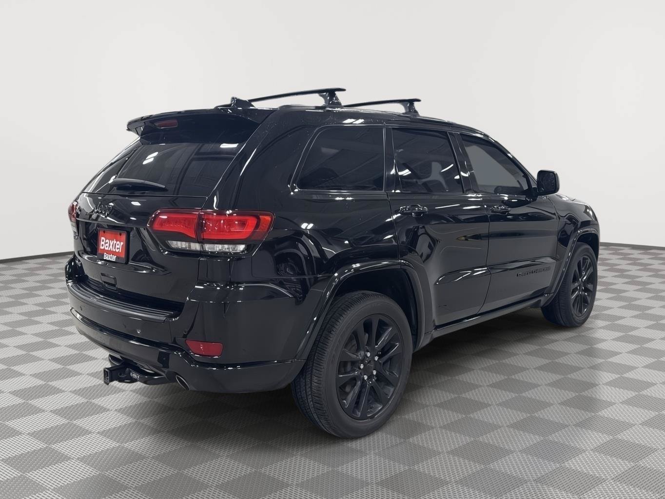 Used 2019 Jeep Grand Cherokee Altitude AWD/4WD image 10