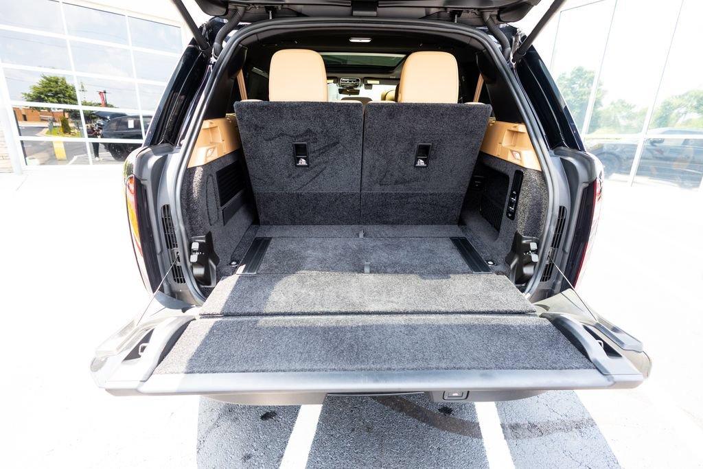 Used 2024 Land Rover Range Rover Long Wheelbase Autobiography AWD/4WD image 66