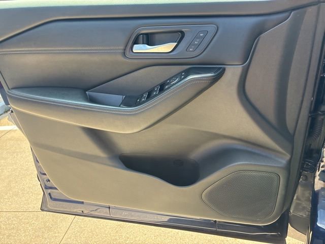 Used 2024 Nissan Rogue SL w/ SL Premium Package FWD image 13