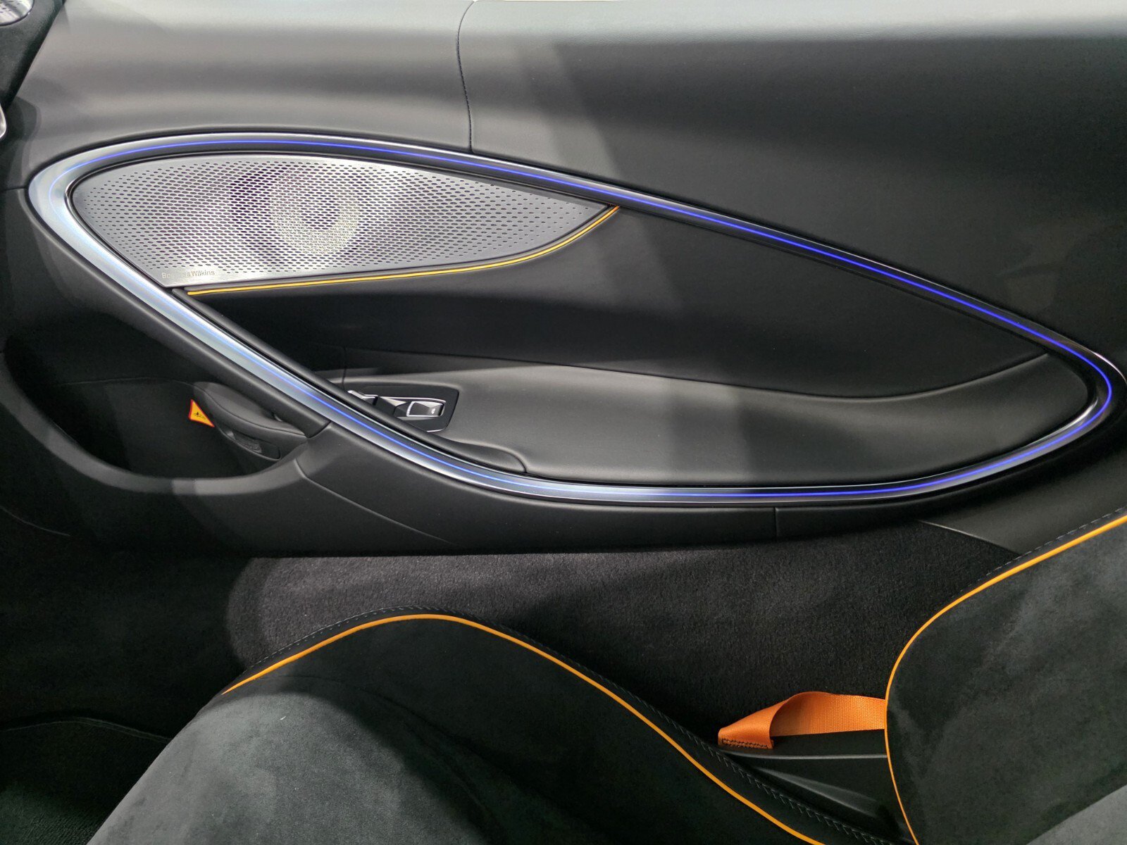 Used 2023 McLaren Artura RWD image 14