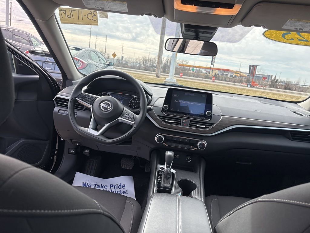 Used 2025 Nissan Altima 2.5 SV image 19