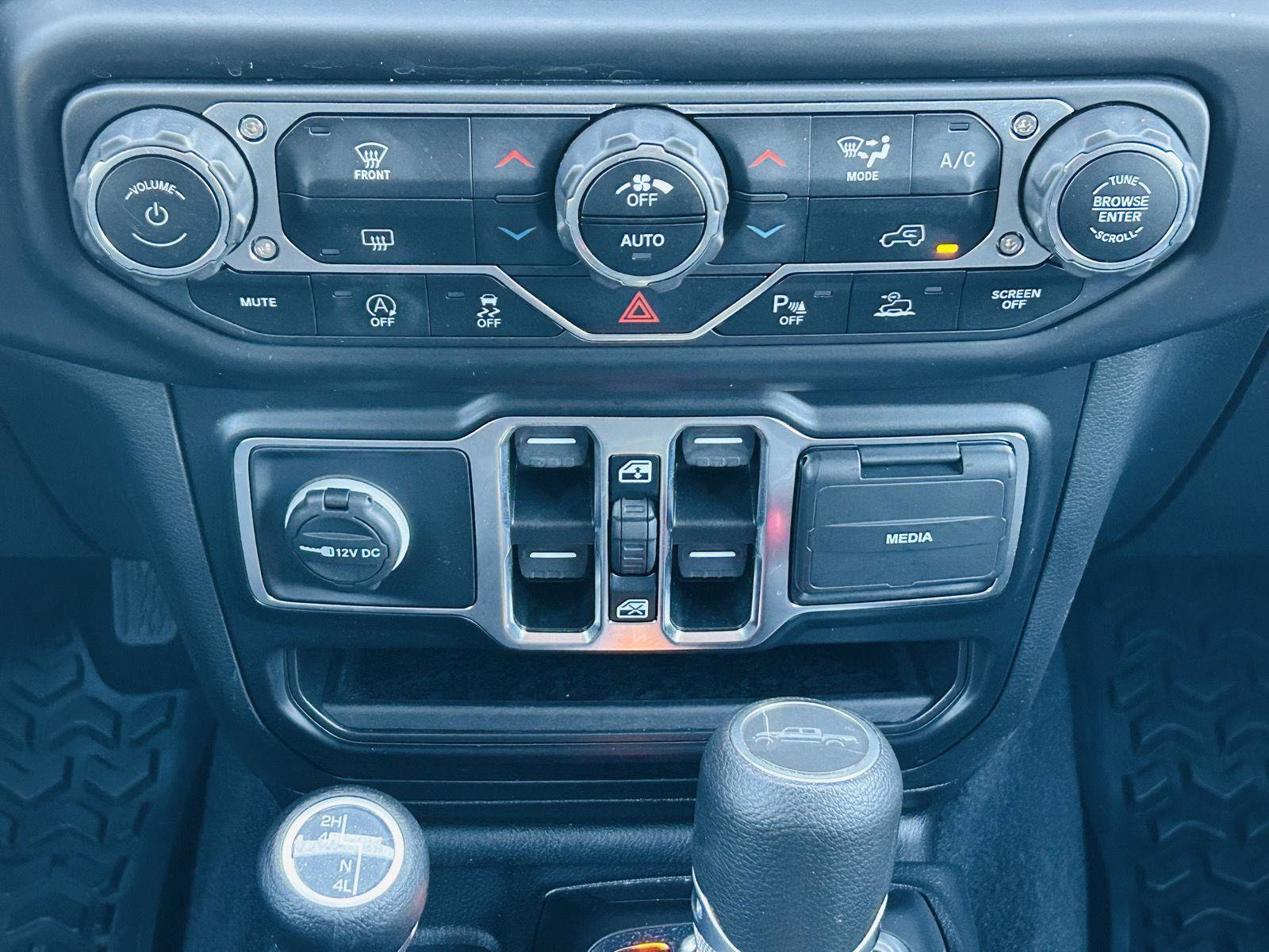 Used 2021 Jeep Gladiator Sport image 18