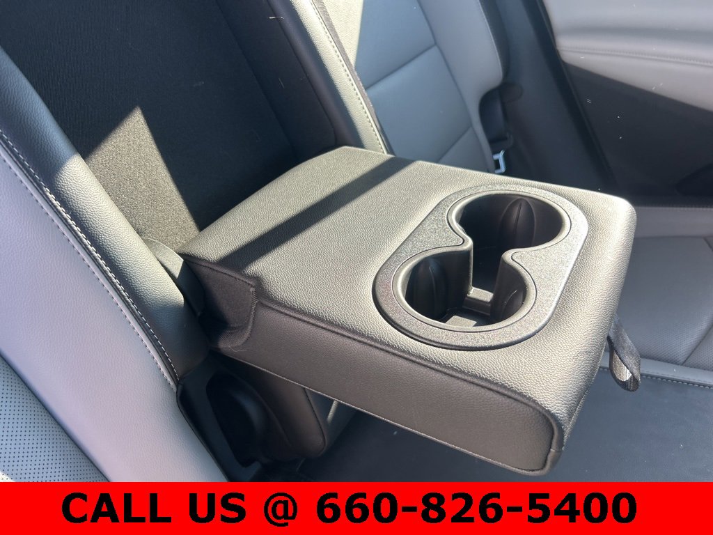 Used 2018 Chevrolet Equinox Premier image 12