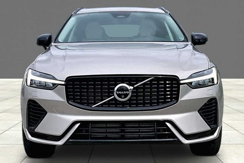 Used 2024 Volvo XC60 T8 Plus w/ Protection Package Premier AWD/4WD image 3