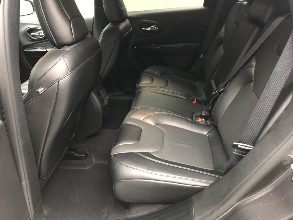 Used 2023 Jeep Cherokee Altitude Lux image 9