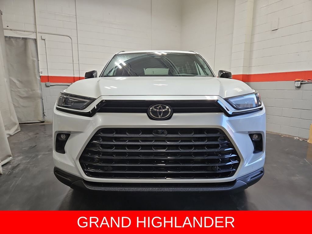 New 2026 Toyota Grand Highlander AWD Hybrid image 2