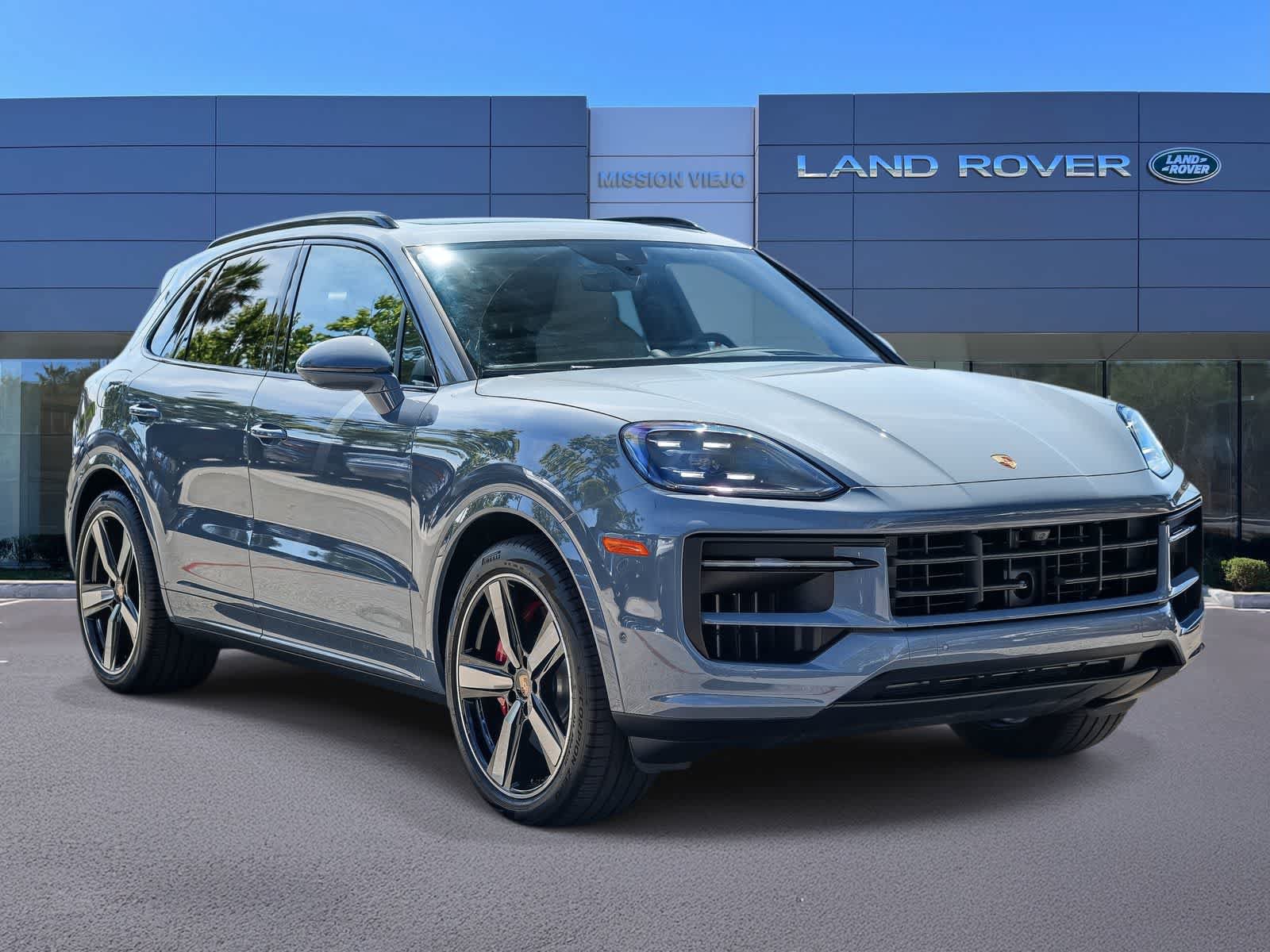 Used 2026 Porsche Cayenne S AWD/4WD image 3