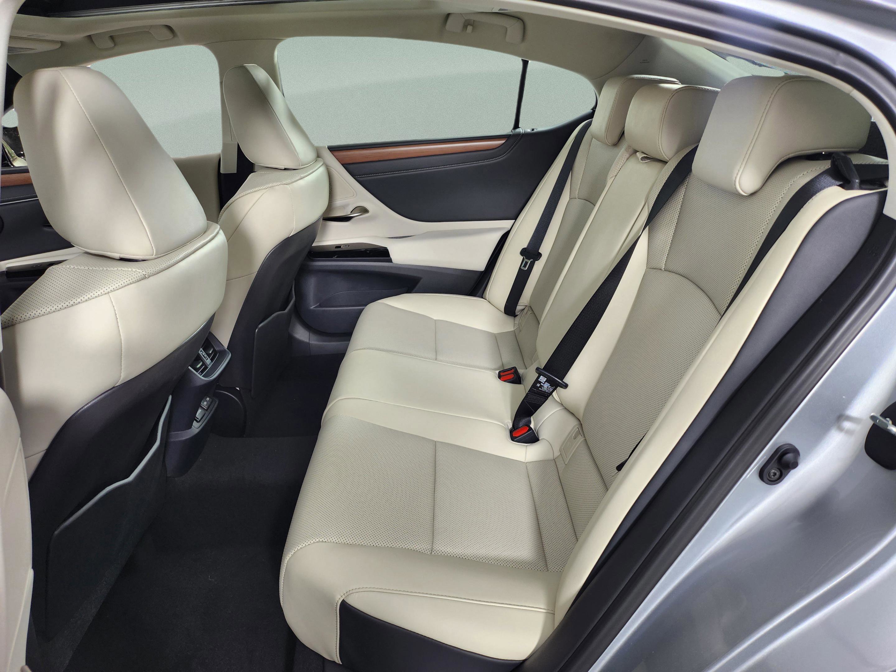 New 2025 Lexus ES 350 w/ Premium Package image 30