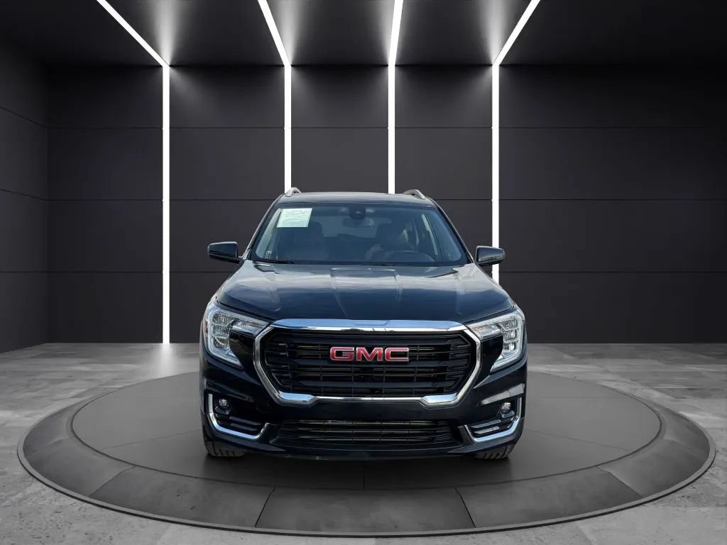 Used 2023 GMC Terrain SLT AWD/4WD image 2