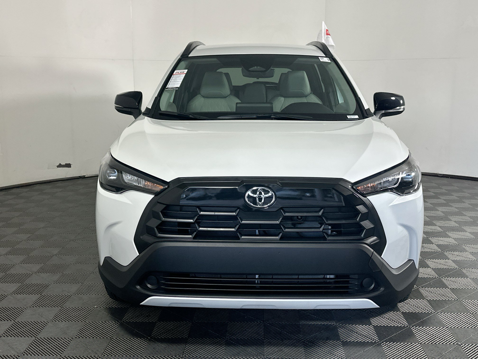 Used 2026 Toyota Corolla Cross LE FWD image 8